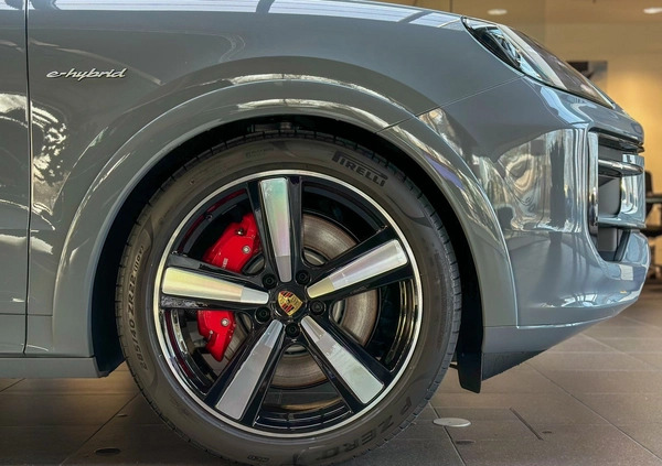 Porsche Cayenne cena 743400 przebieg: 1, rok produkcji 2023 z Głogów Małopolski małe 254